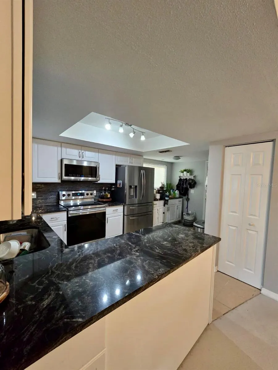 1615 CROSSRIDGE DR