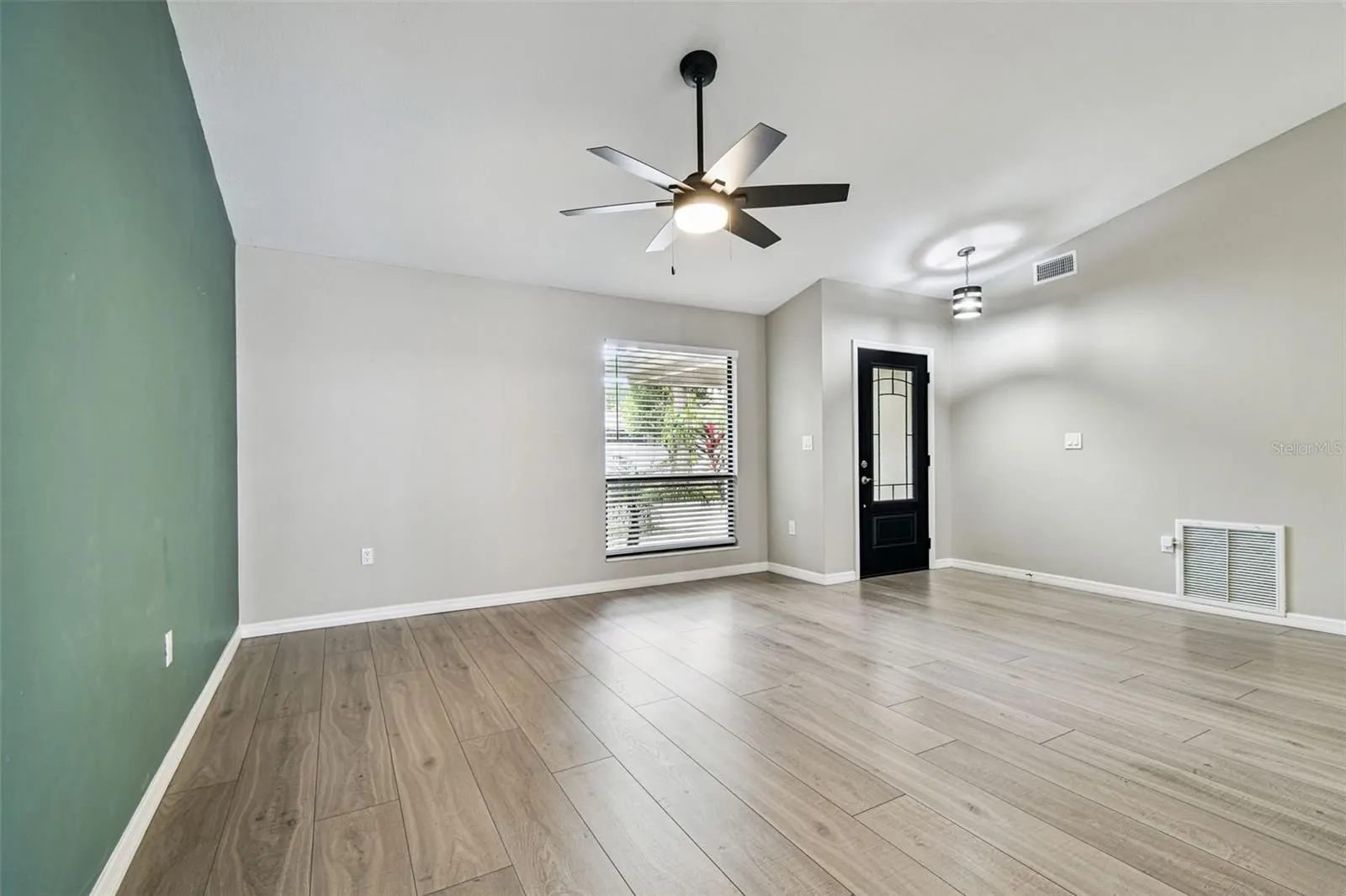 2504 GULFBREEZE CIR