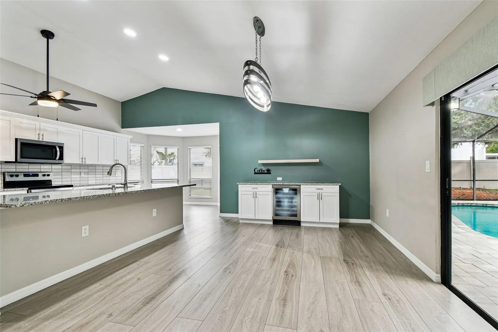 2504 GULFBREEZE CIR