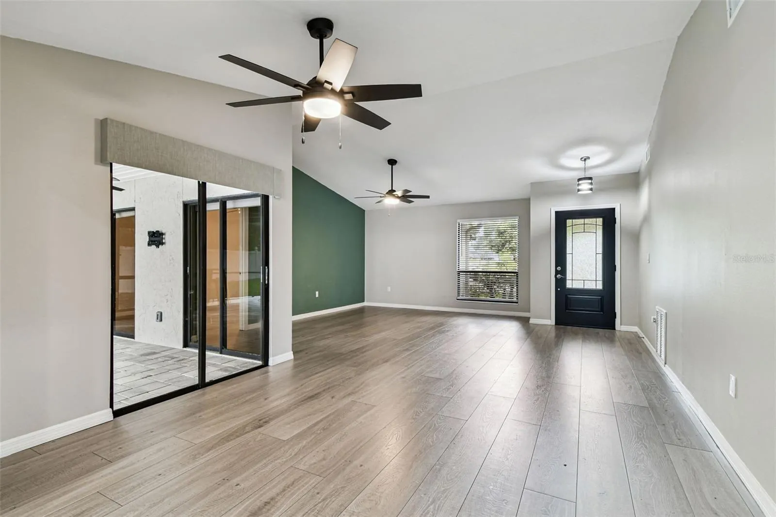 2504 GULFBREEZE CIR