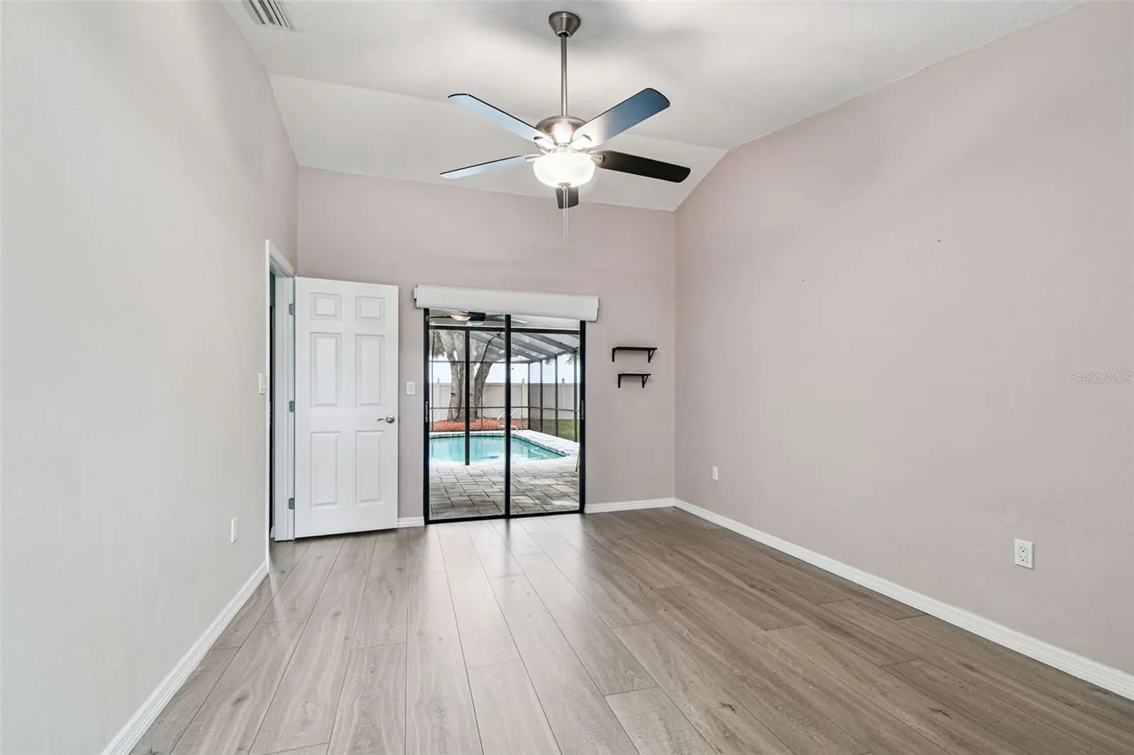 2504 GULFBREEZE CIR
