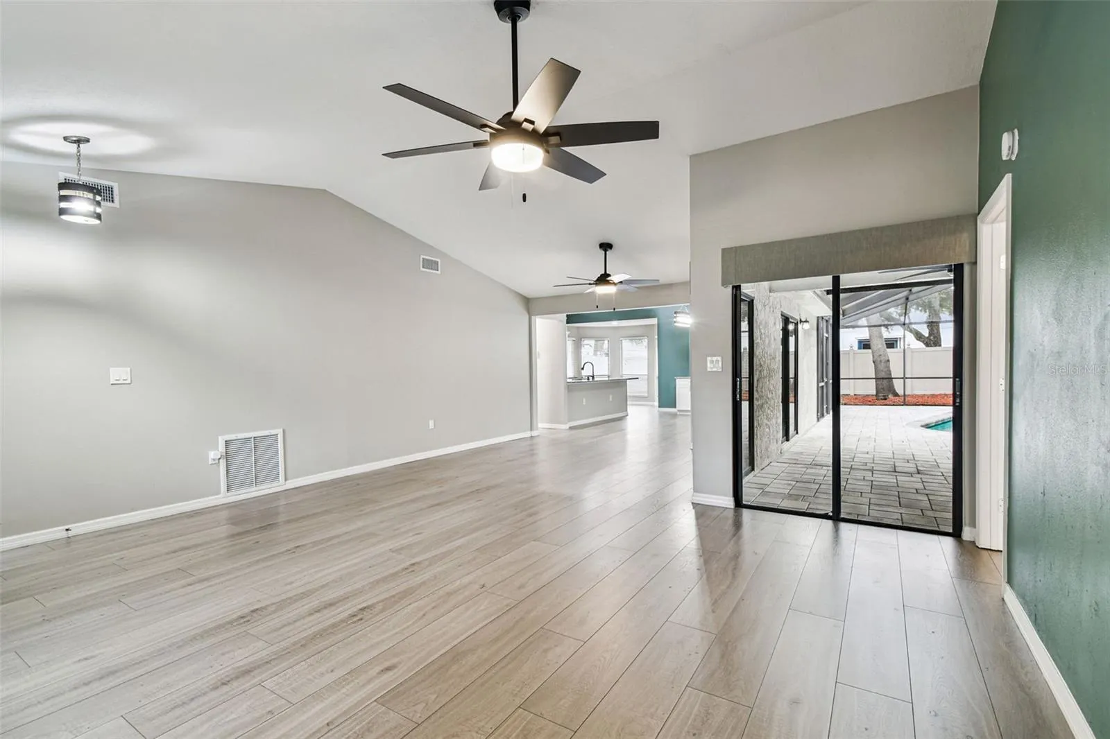 2504 GULFBREEZE CIR