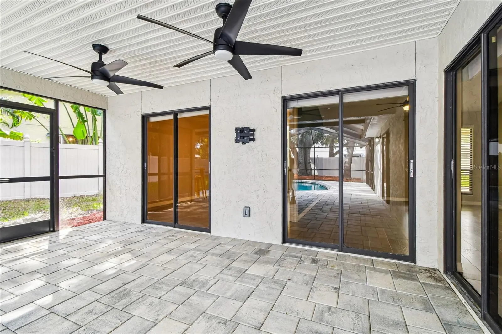 2504 GULFBREEZE CIR
