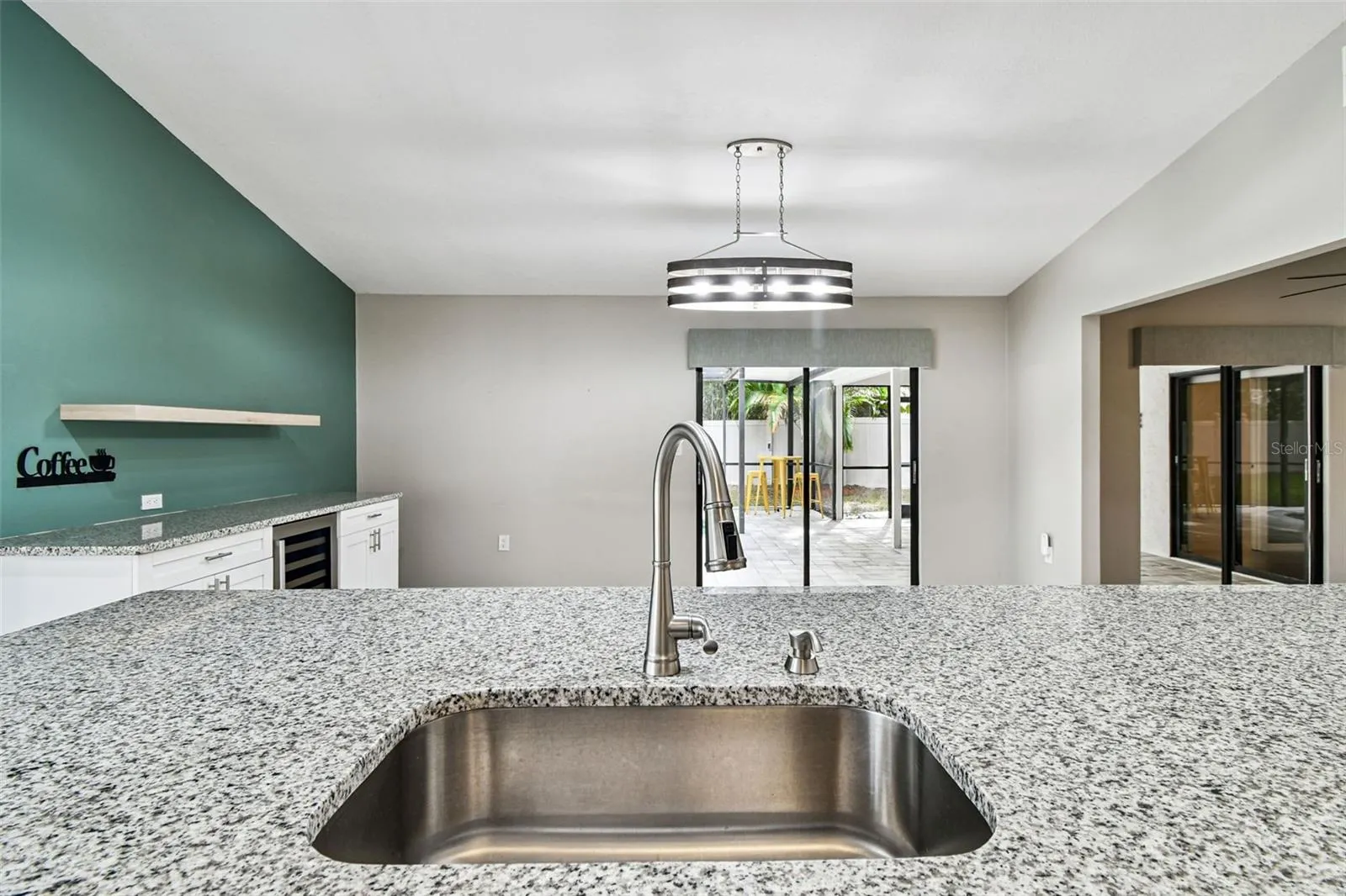 2504 GULFBREEZE CIR