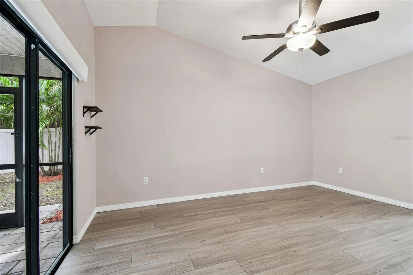 2504 GULFBREEZE CIR