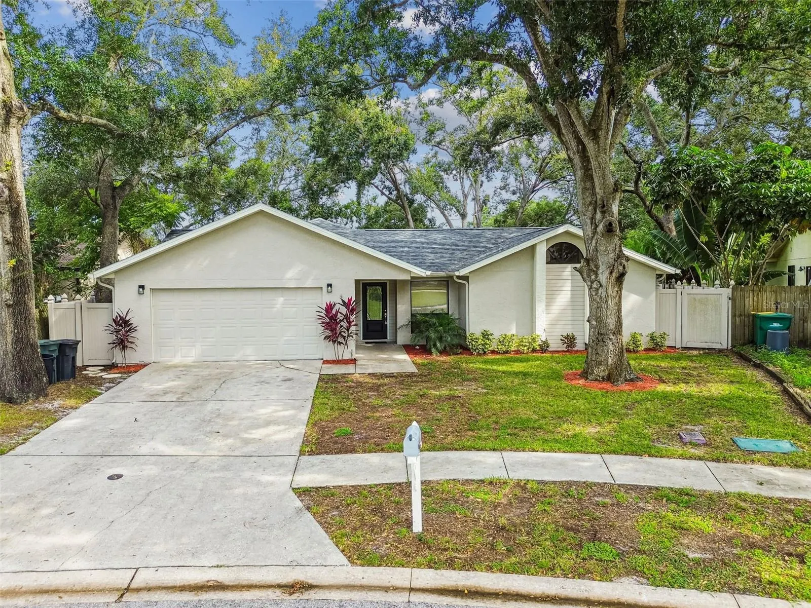 2504 GULFBREEZE CIR
