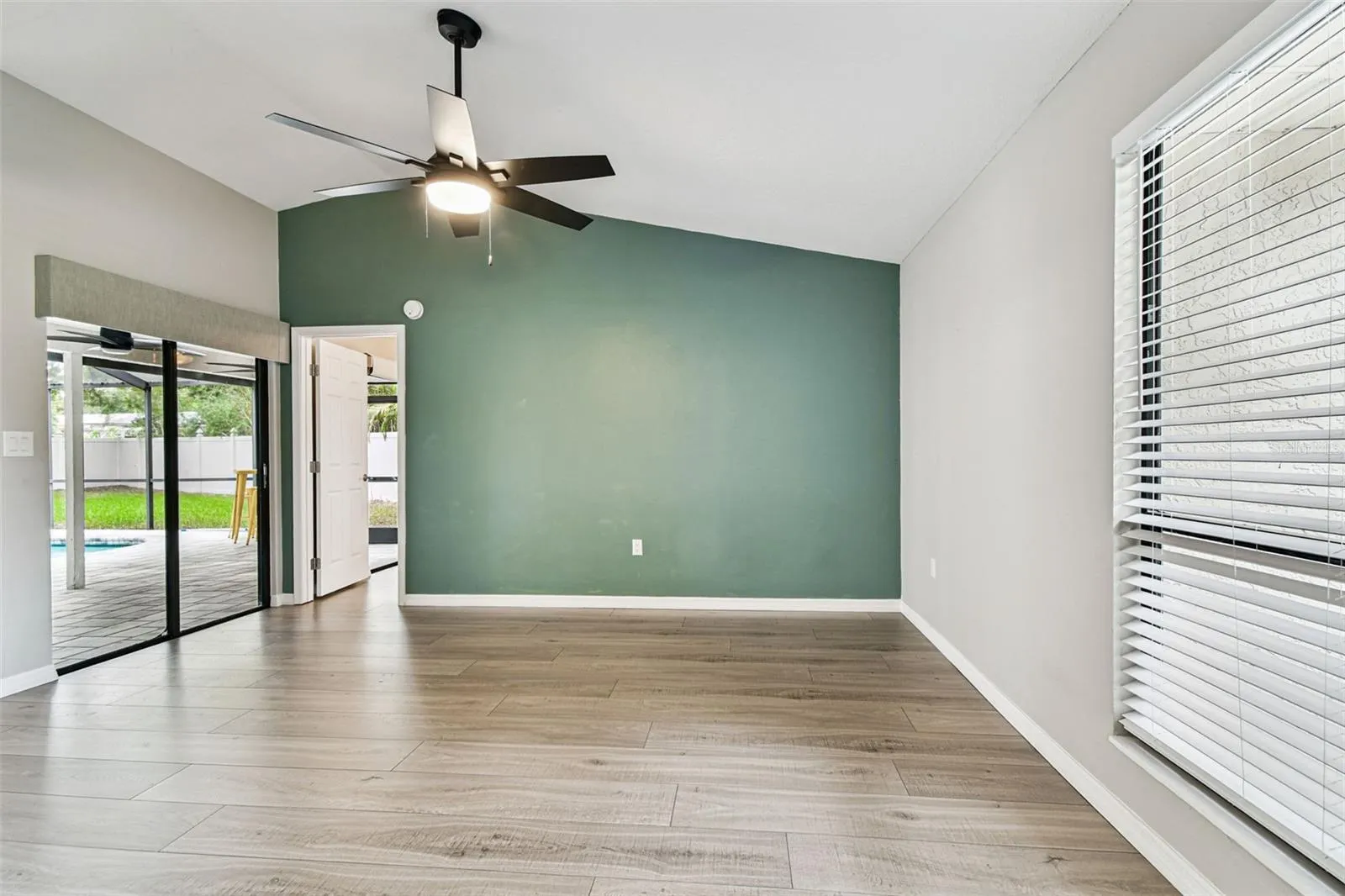2504 GULFBREEZE CIR