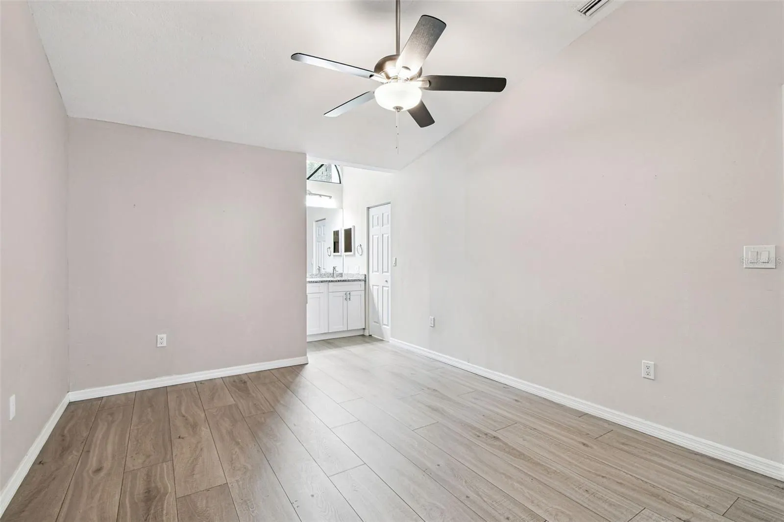 2504 GULFBREEZE CIR