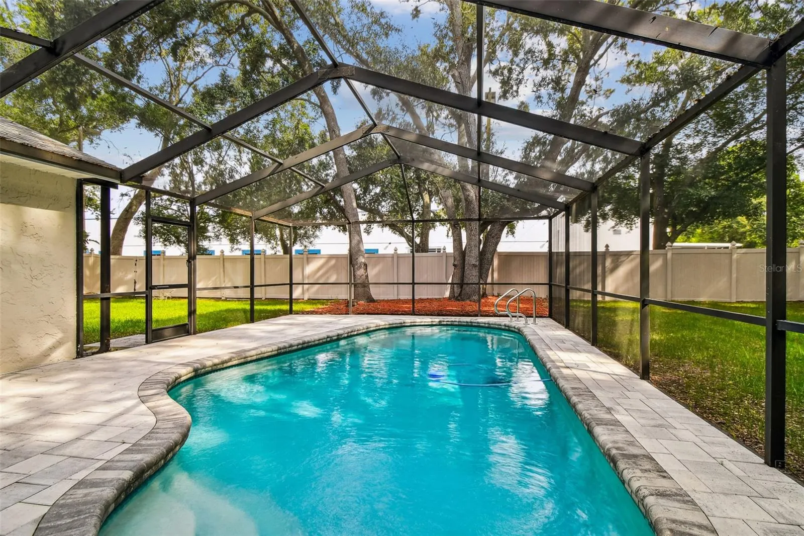 2504 GULFBREEZE CIR
