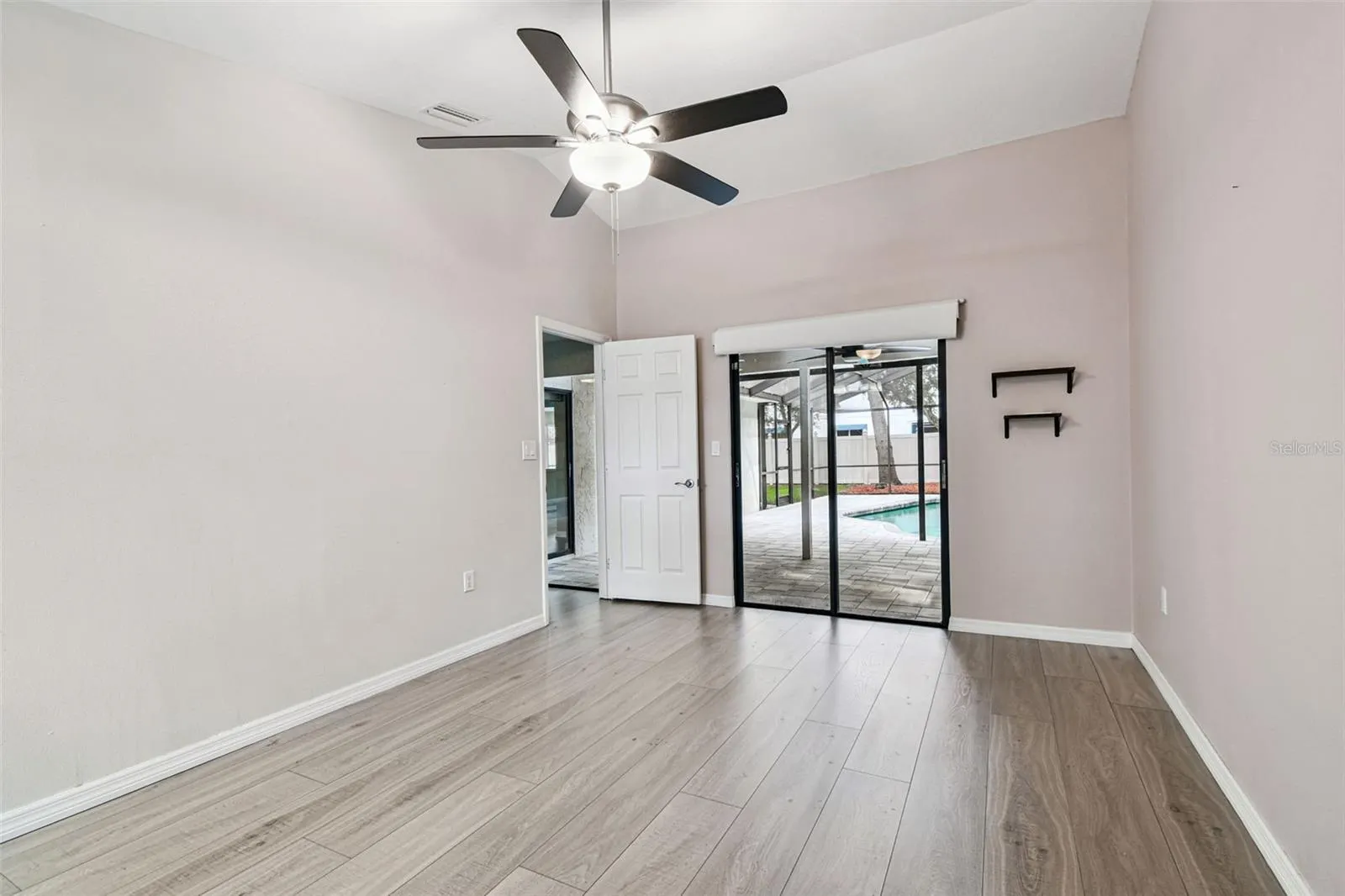 2504 GULFBREEZE CIR