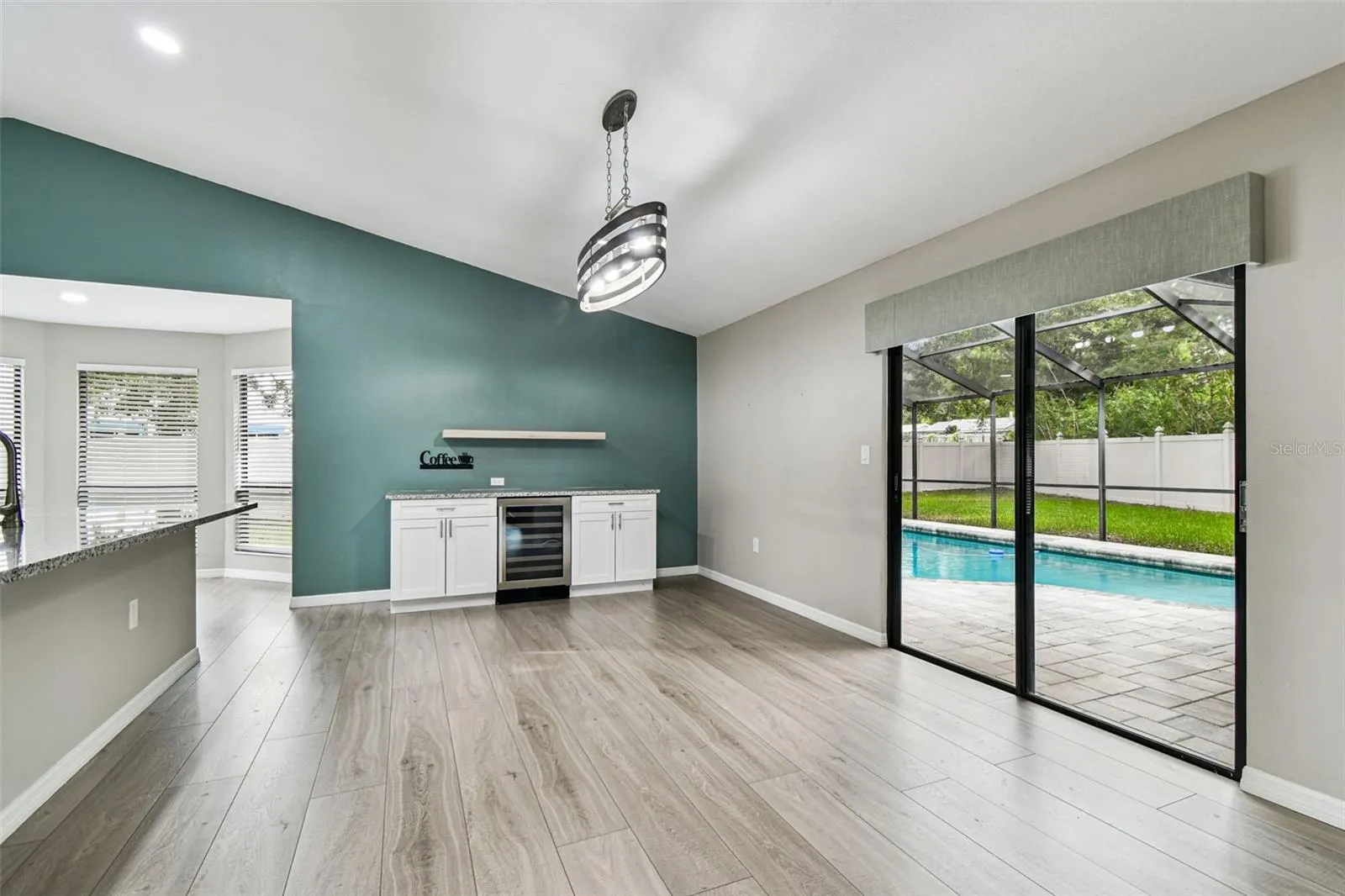 2504 GULFBREEZE CIR