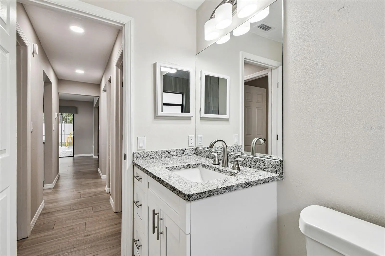 2504 GULFBREEZE CIR