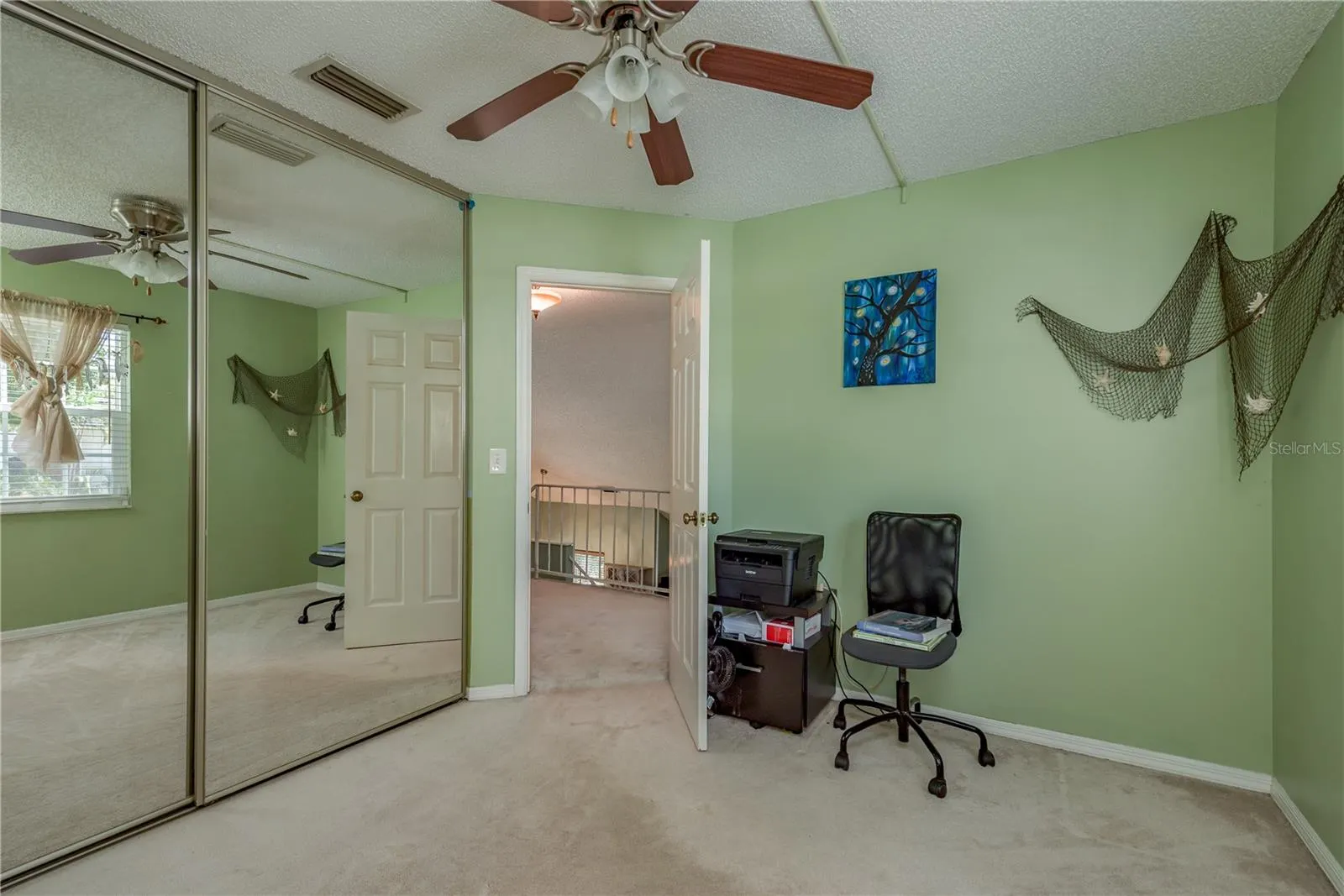 678 GREENGLEN LN