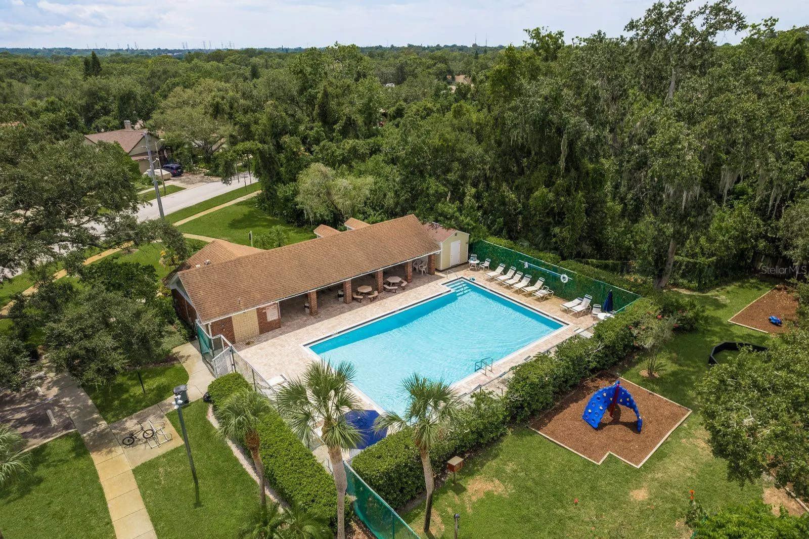 678 GREENGLEN LN