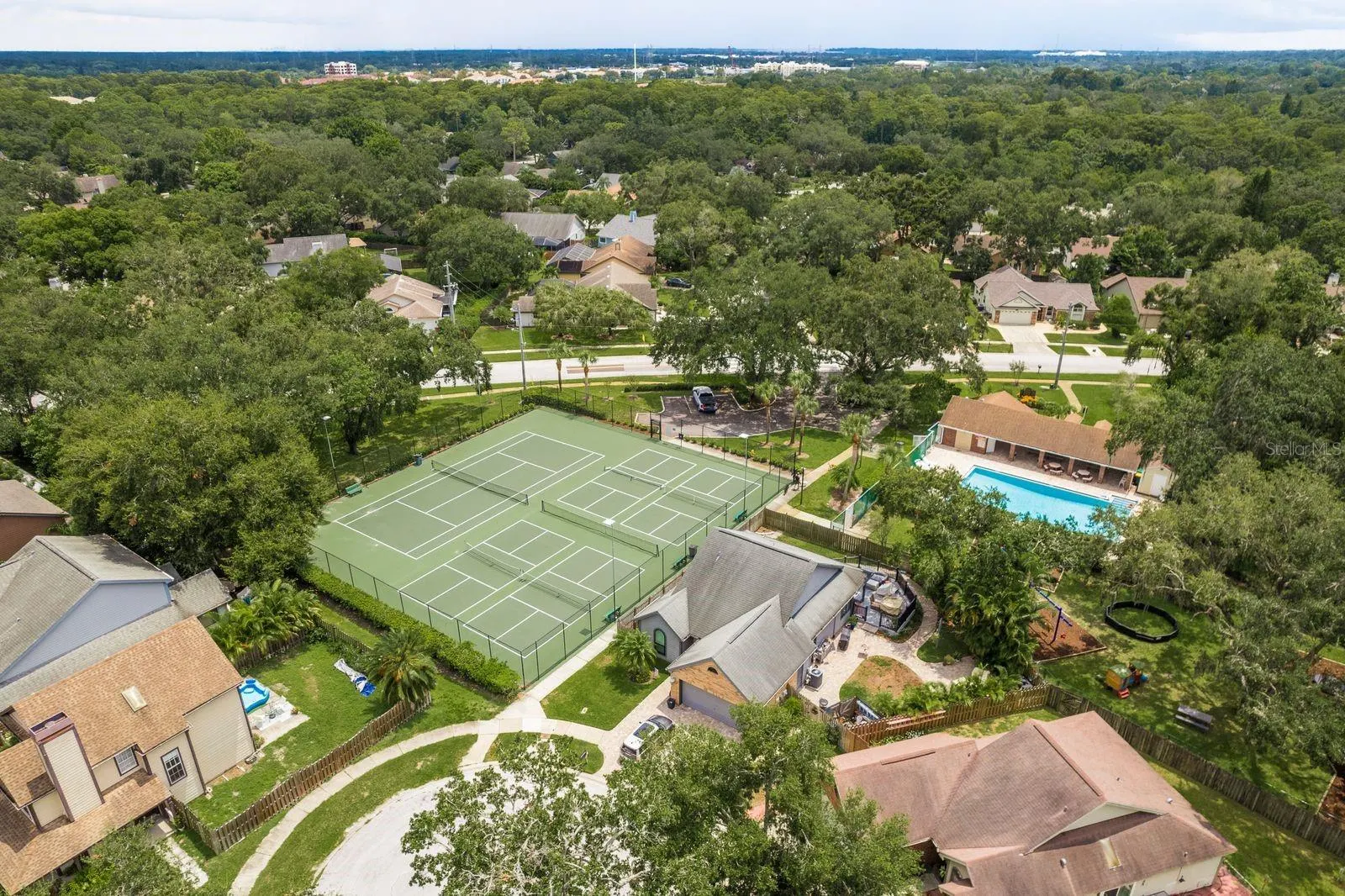 678 GREENGLEN LN