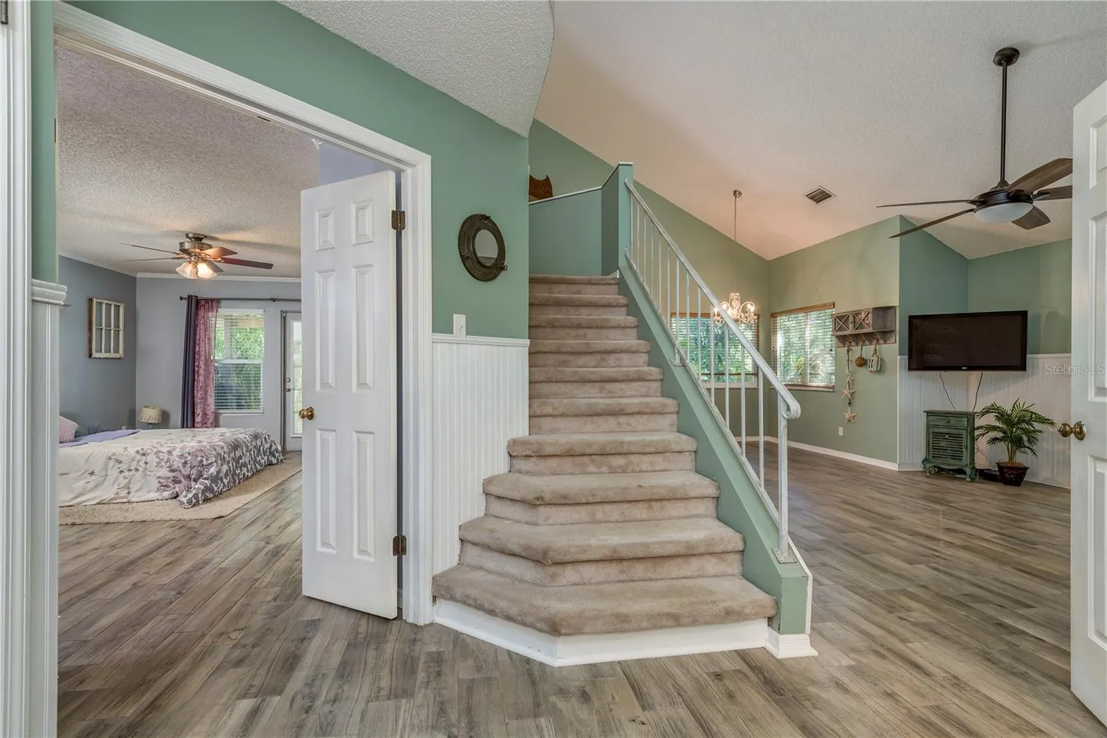 678 GREENGLEN LN