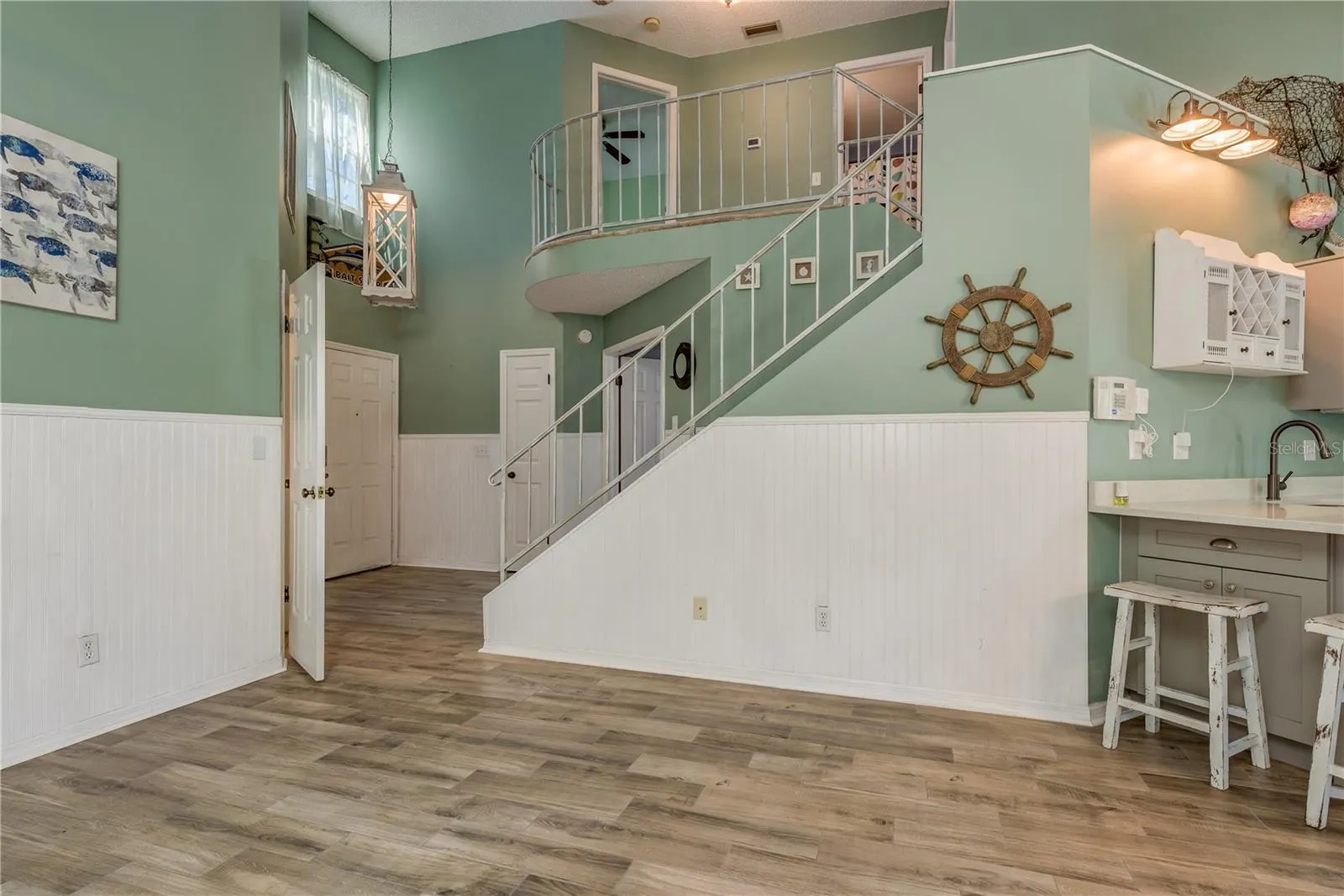 678 GREENGLEN LN