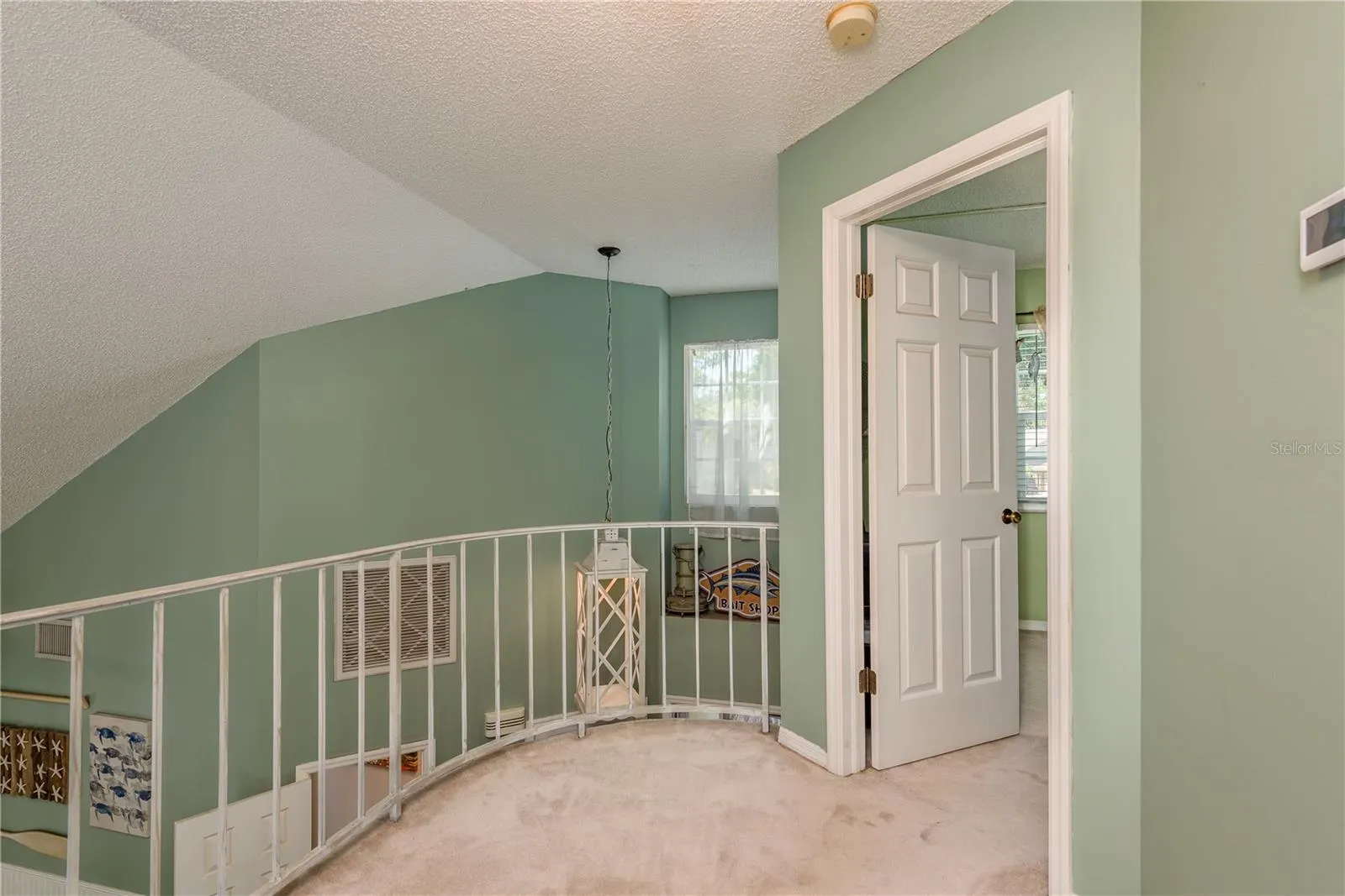 678 GREENGLEN LN