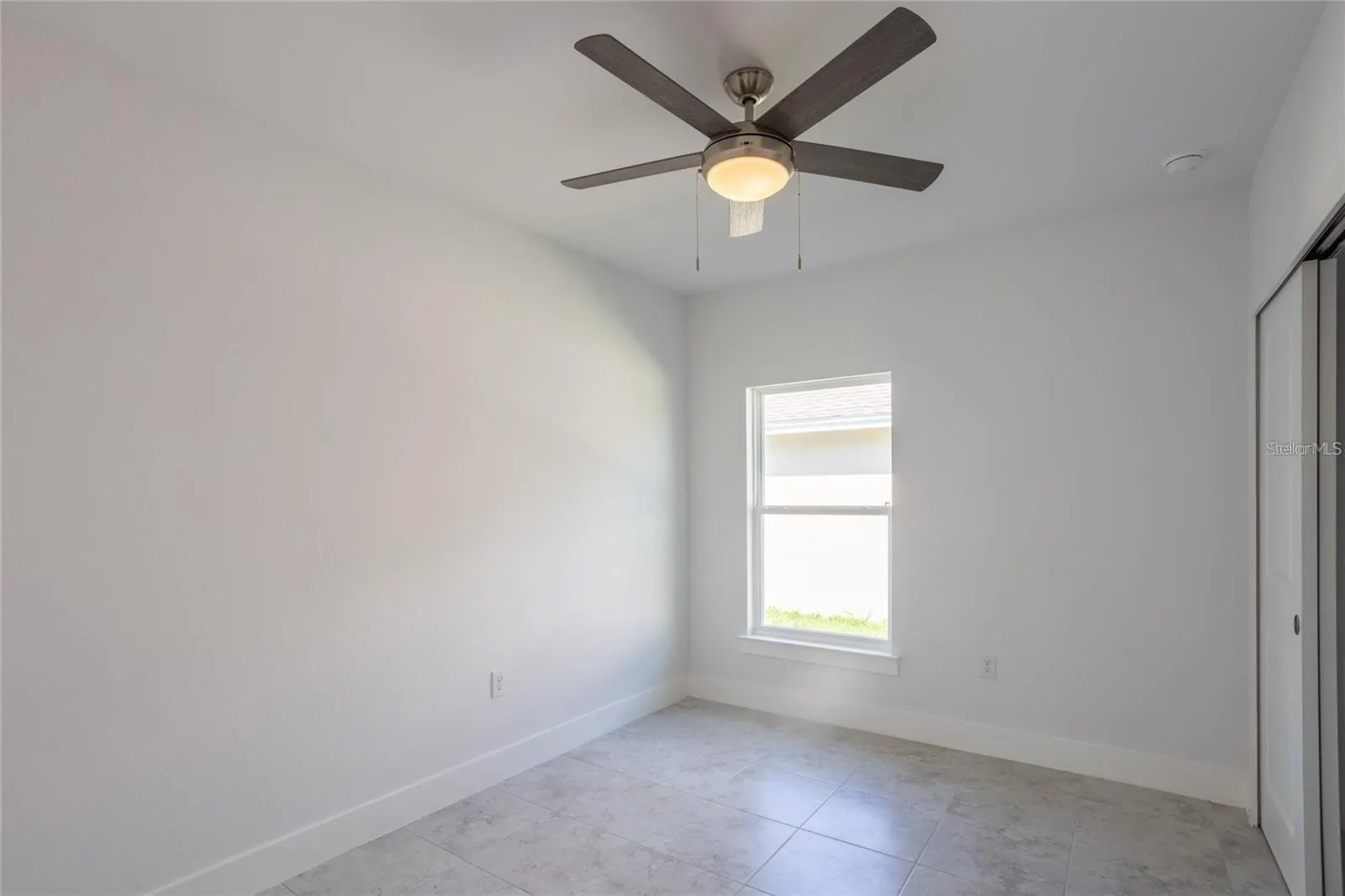 605 ROSE APPLE CIR