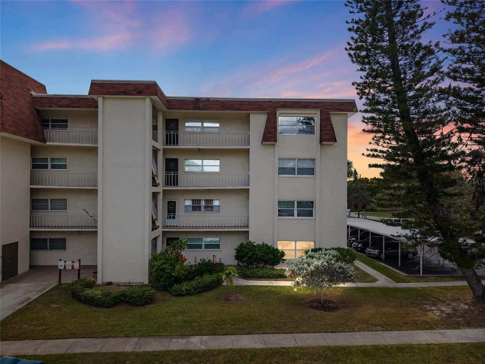 209 NE LINCOLN CIR N #109, #109