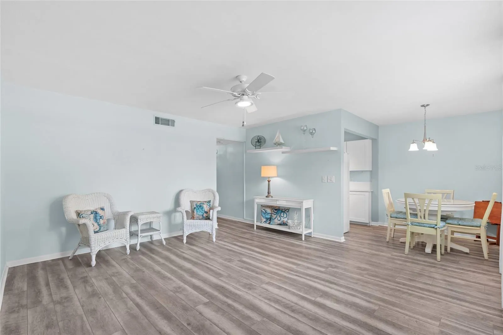 209 NE LINCOLN CIR N #109, #109