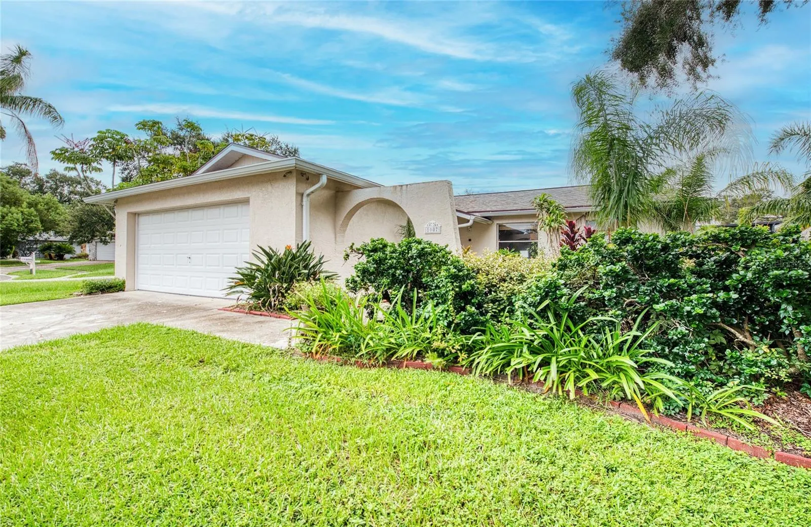 1007 VINEYARD CT