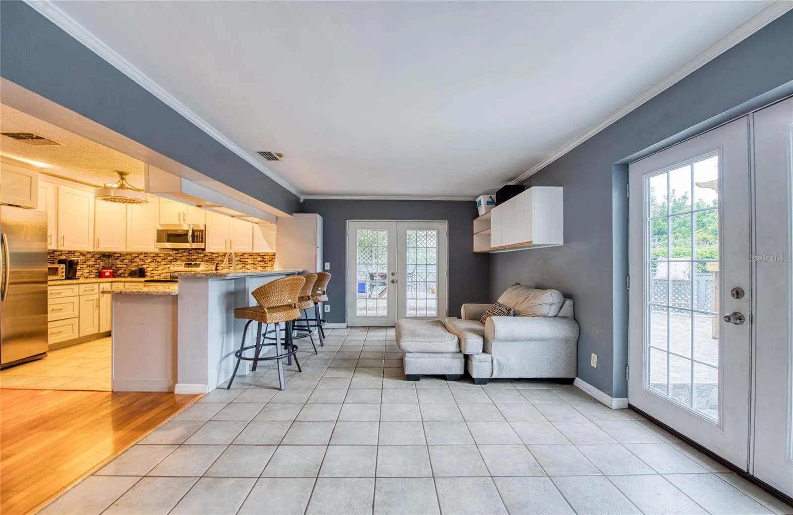 1007 VINEYARD CT