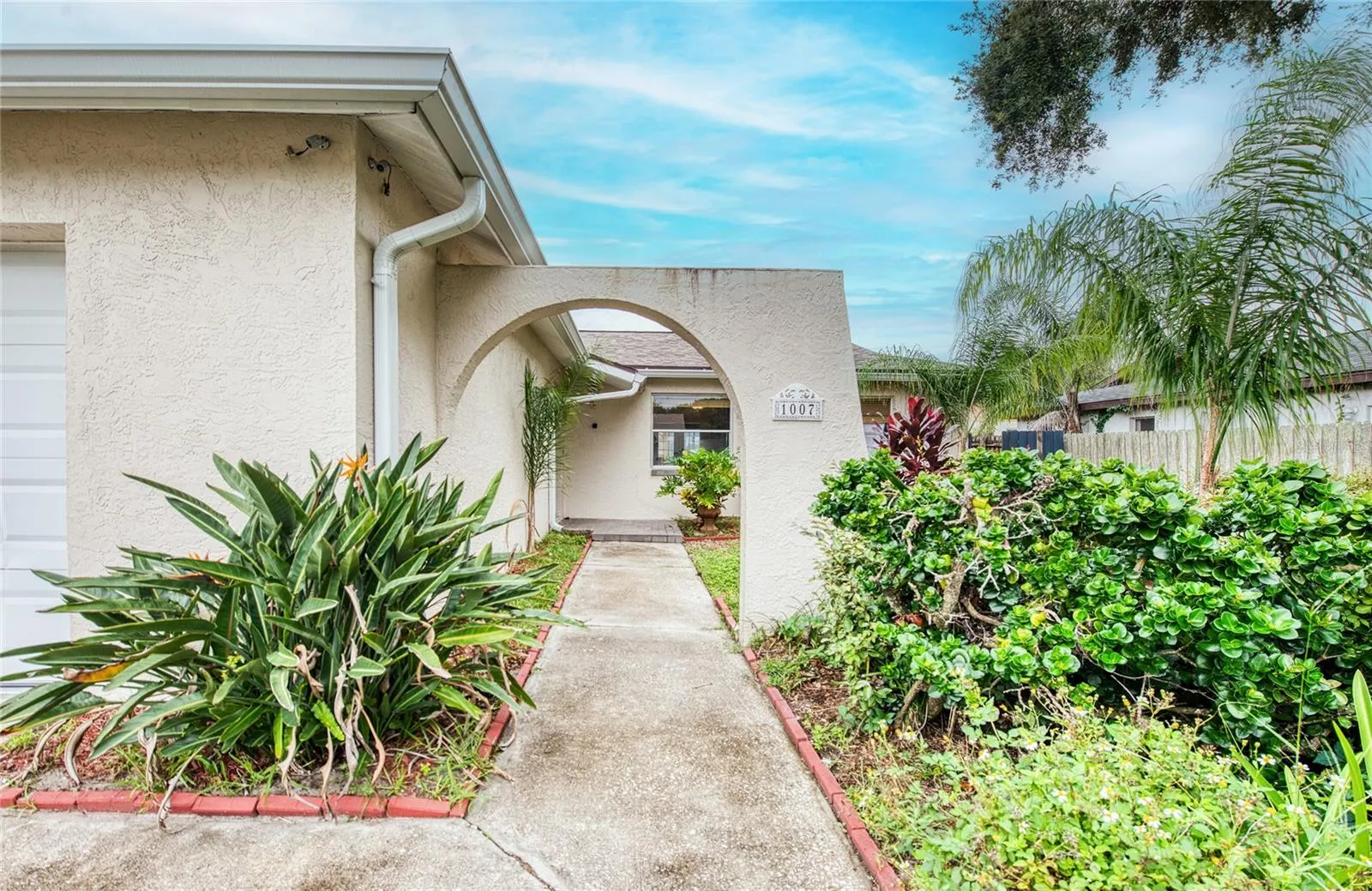 1007 VINEYARD CT