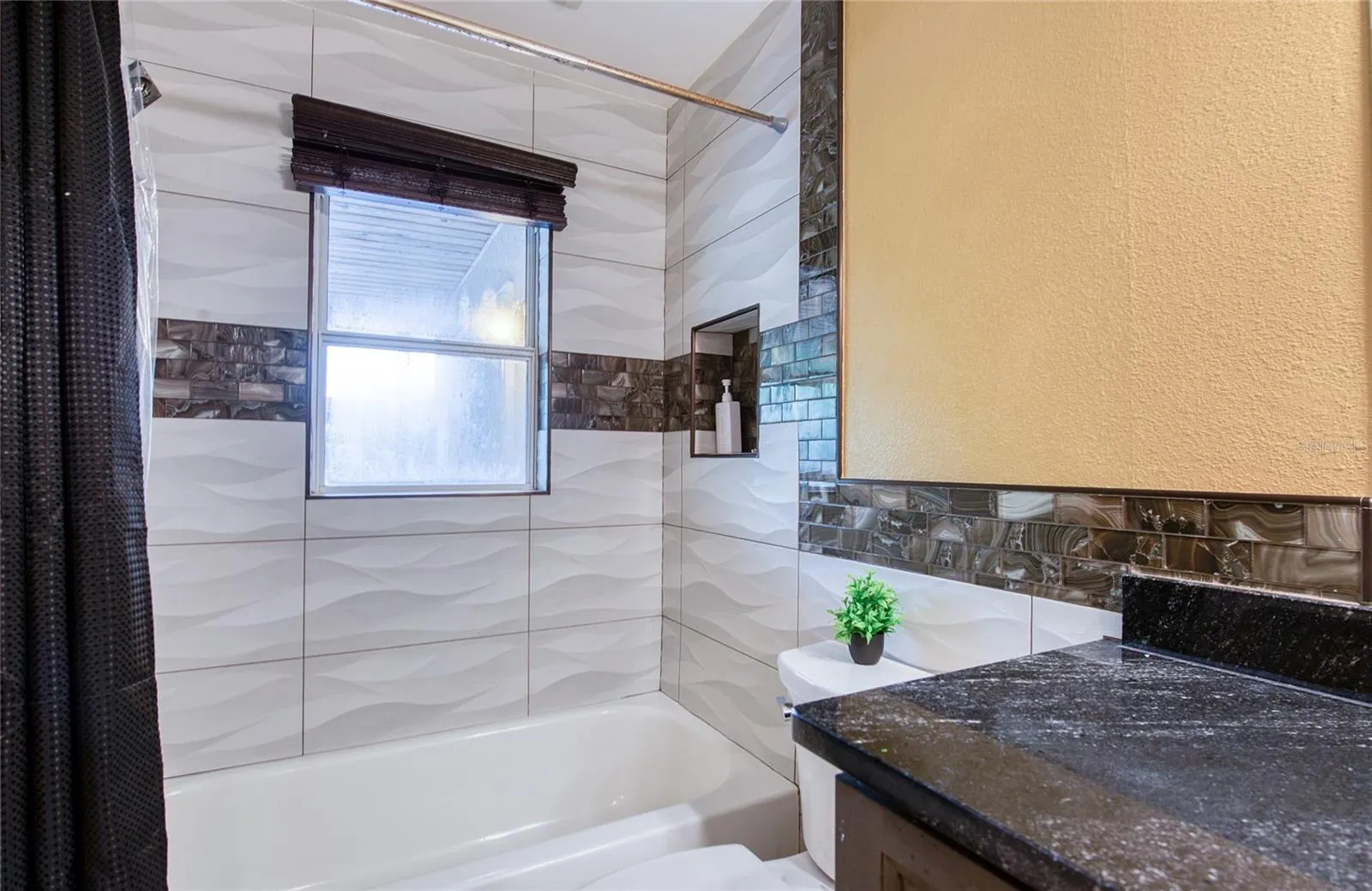 1007 VINEYARD CT