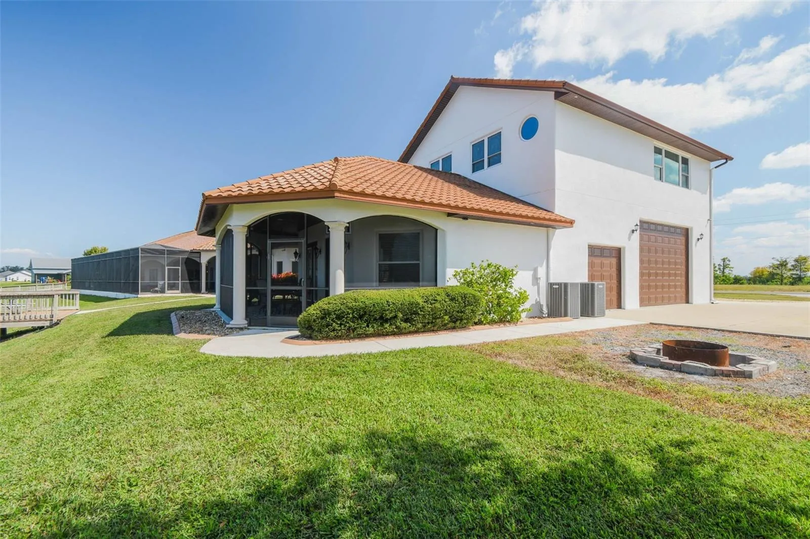 3215 GULF CITY RD