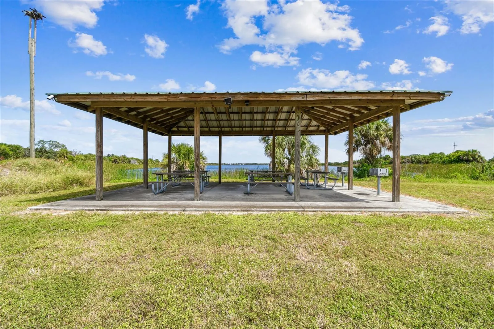 3215 GULF CITY RD