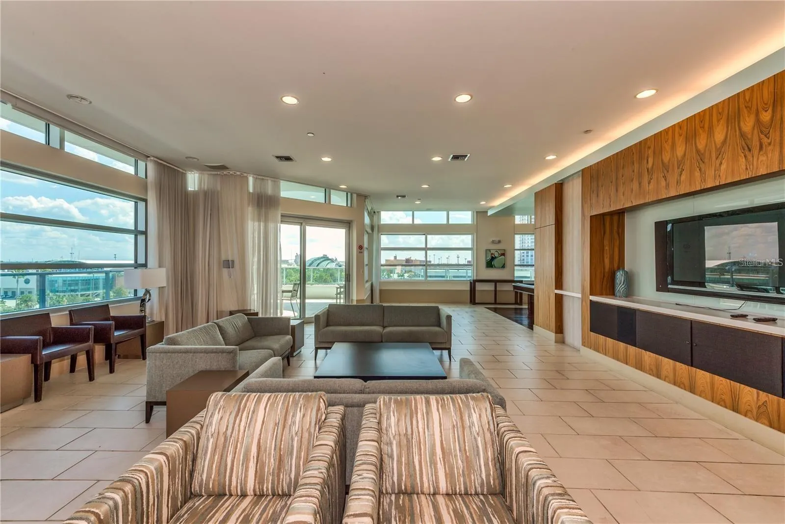 111 N 12TH ST #1413, #1413