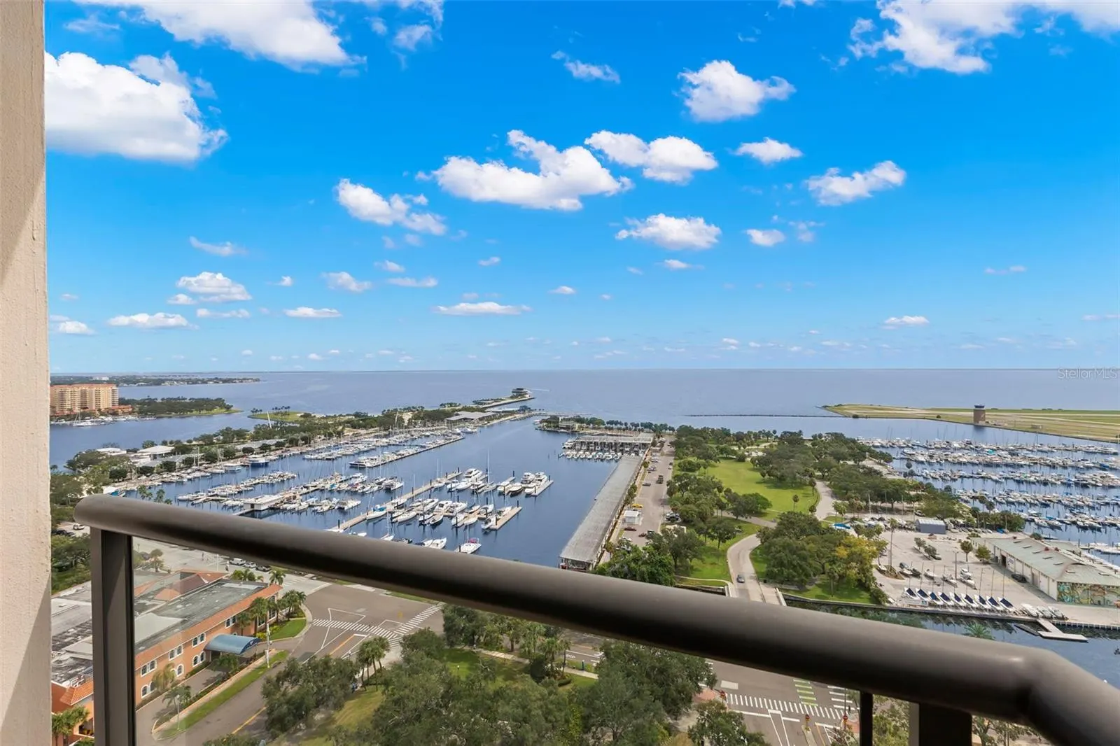 1 BEACH DR SE #2206, #2206