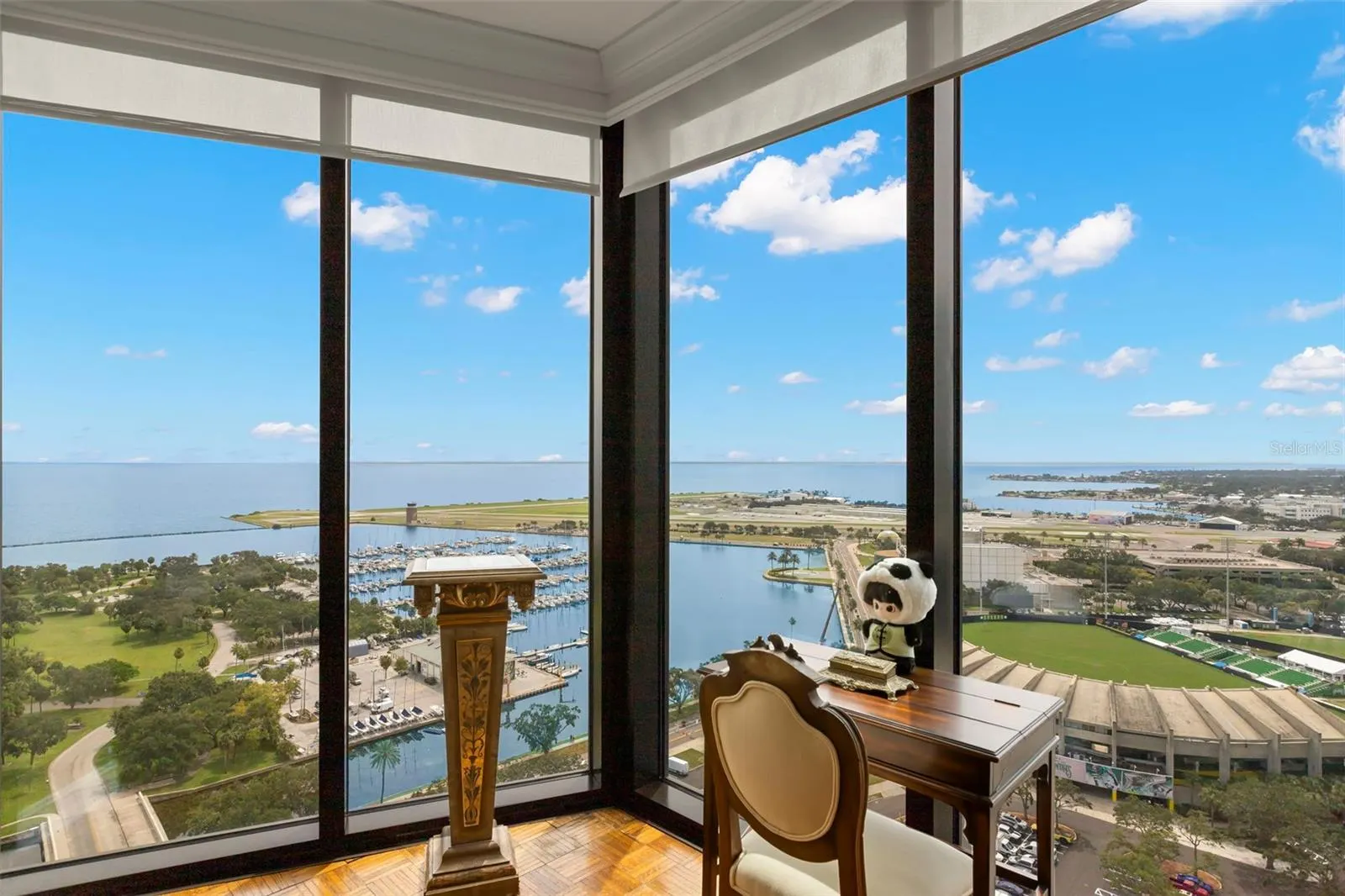 1 BEACH DR SE #2206, #2206