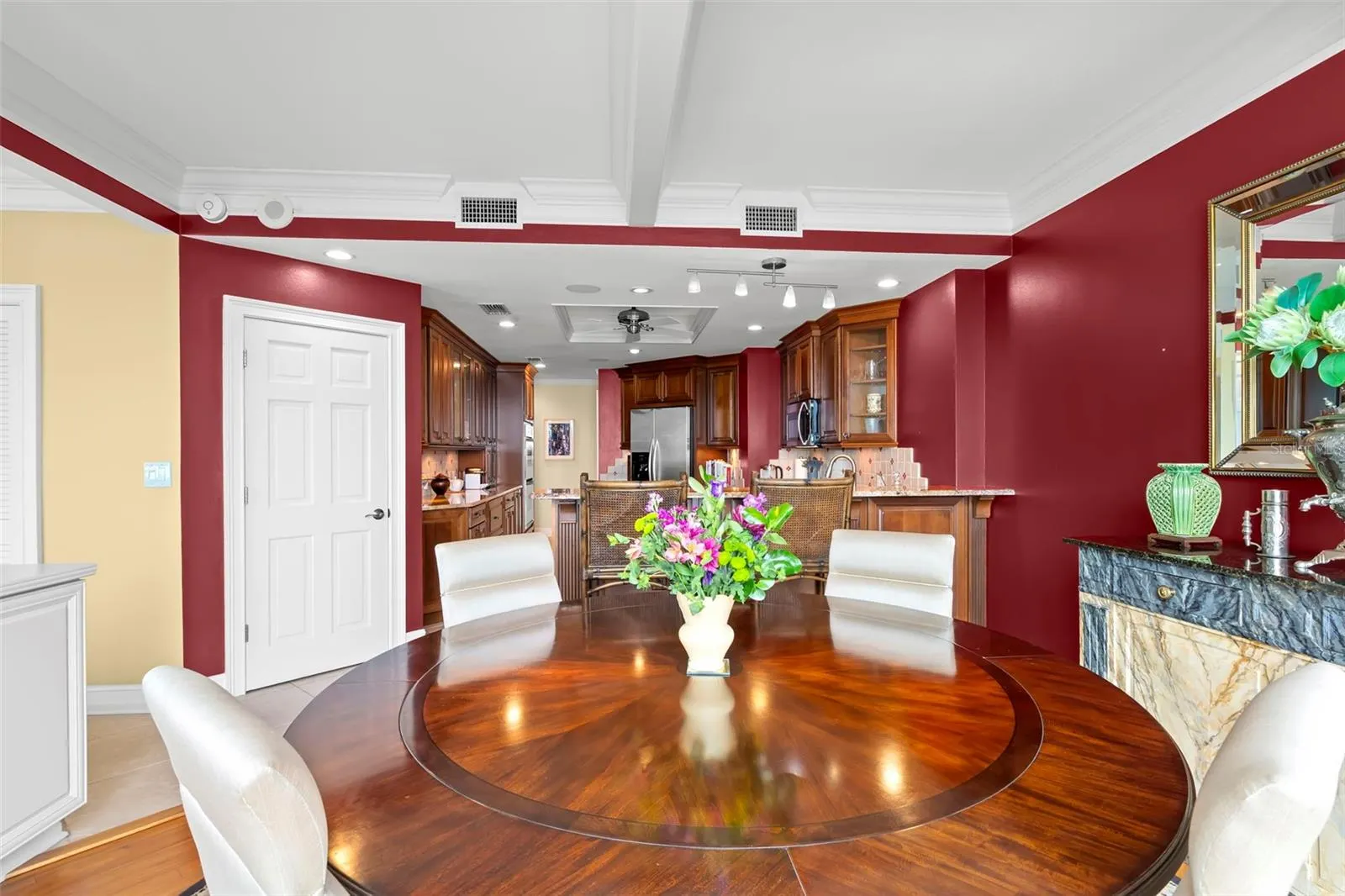 1 BEACH DR SE #2206, #2206