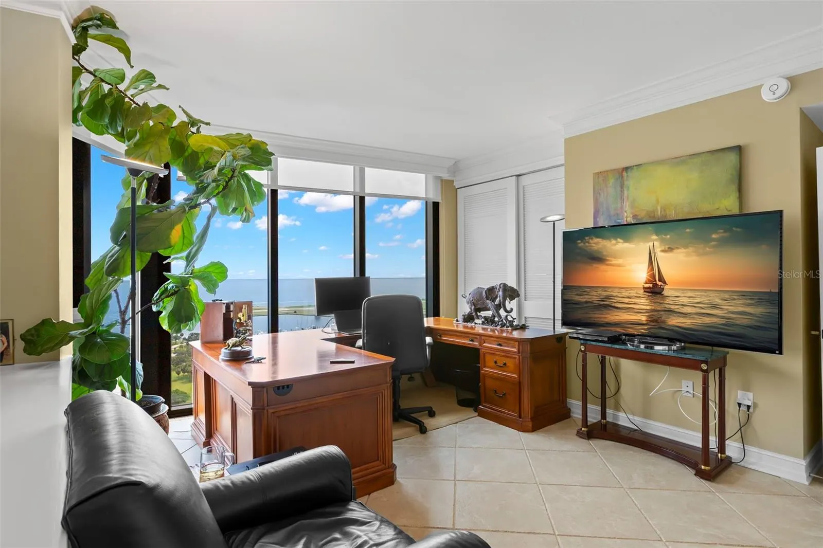 1 BEACH DR SE #2206, #2206