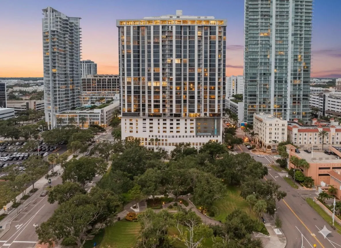 1 BEACH DR SE #2206, #2206