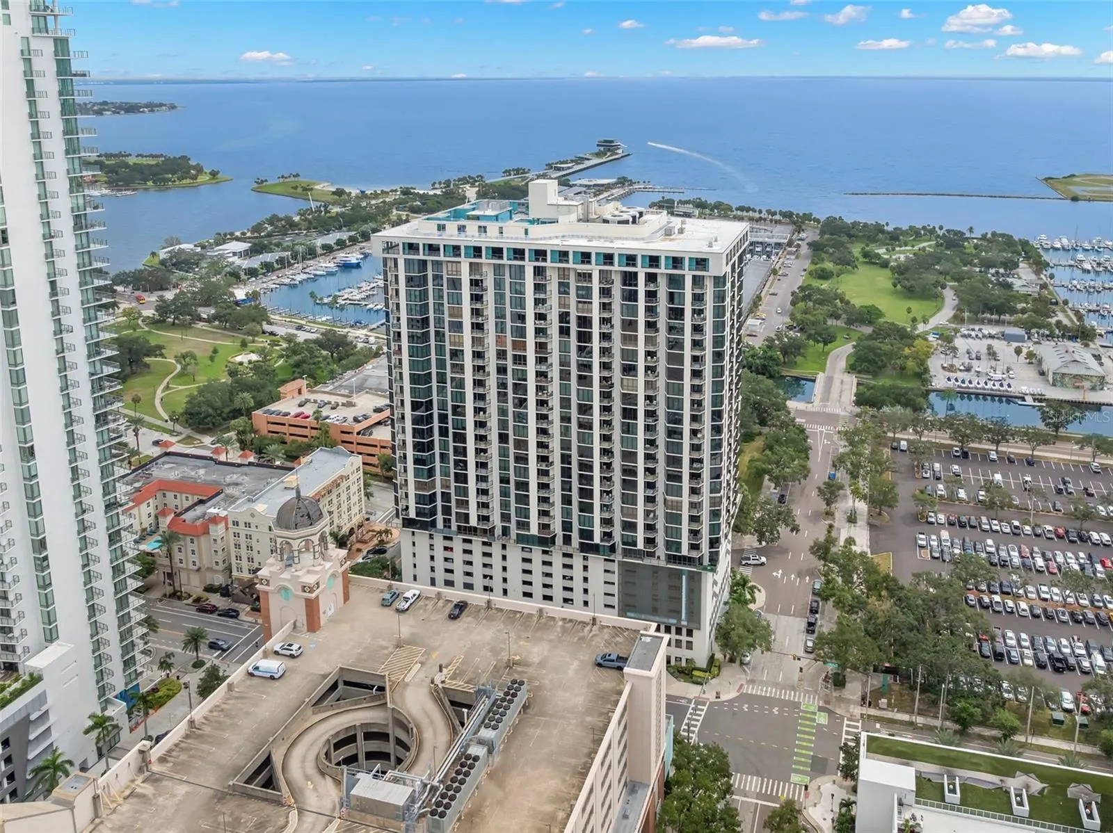 1 BEACH DR SE #2206, #2206