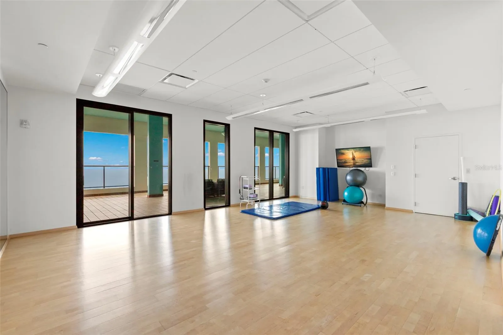 1 BEACH DR SE #2206, #2206
