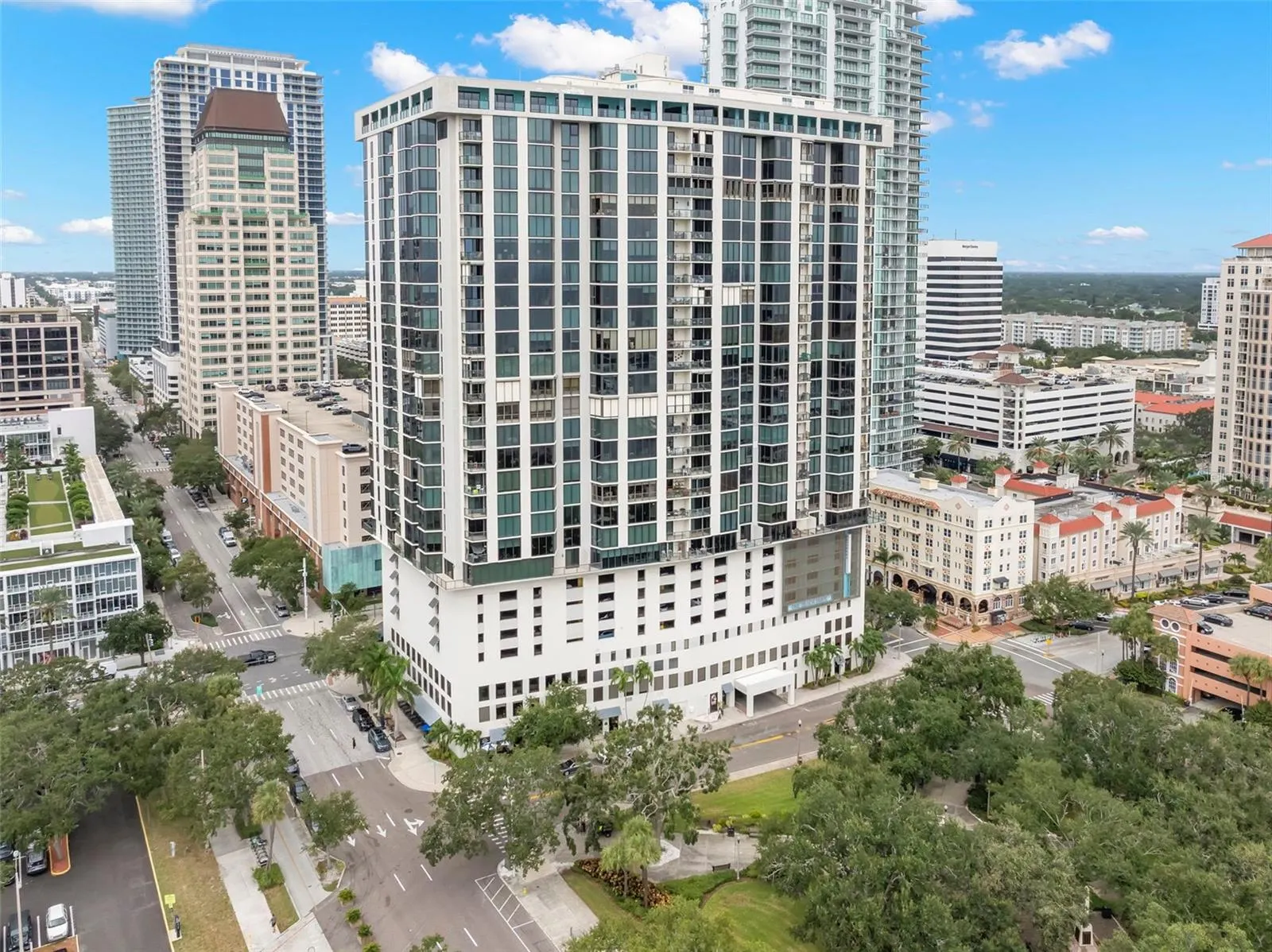 1 BEACH DR SE #2206, #2206