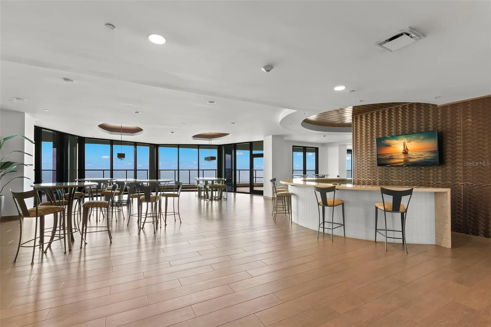 1 BEACH DR SE #2206, #2206
