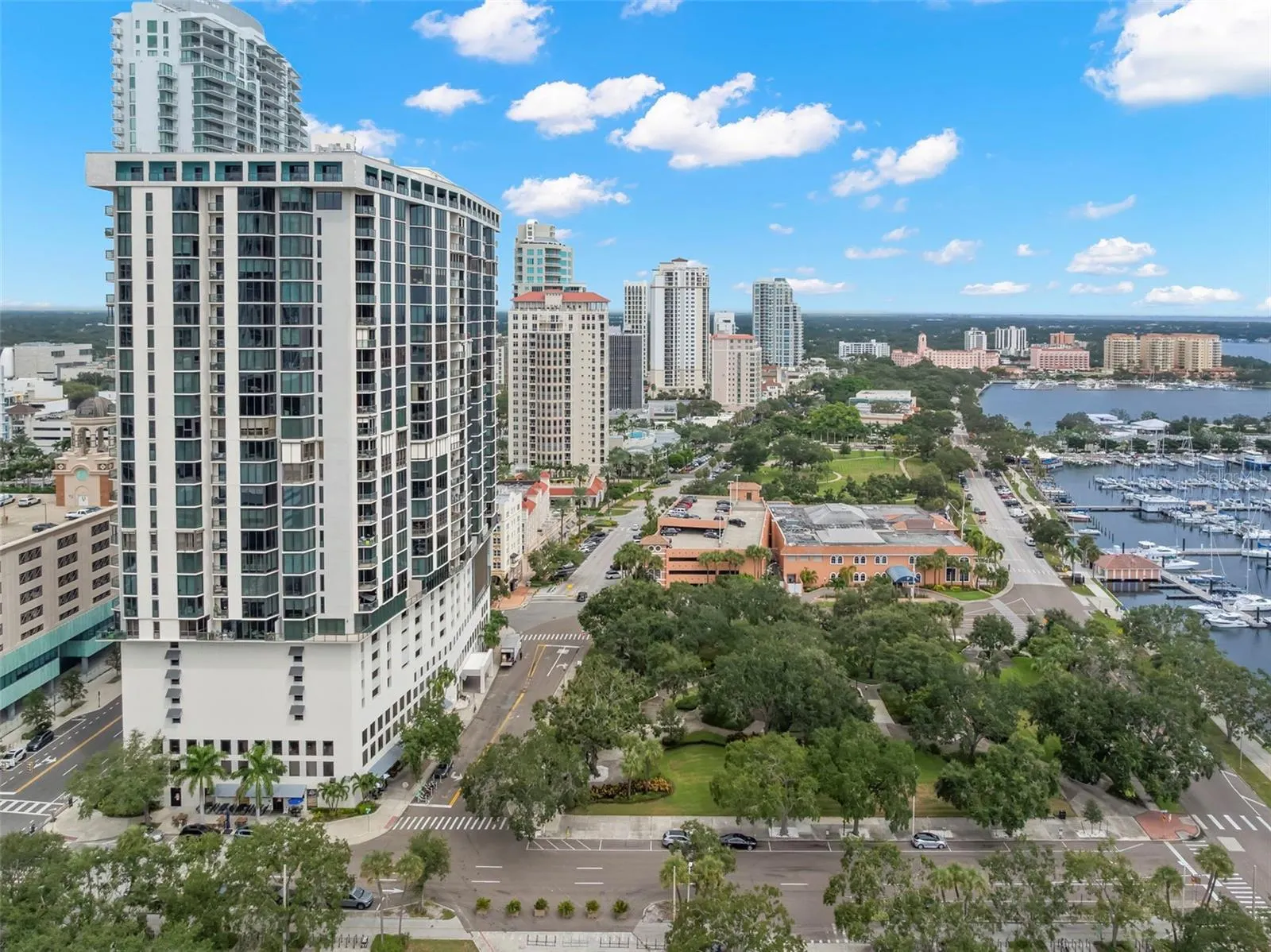 1 BEACH DR SE #2206, #2206