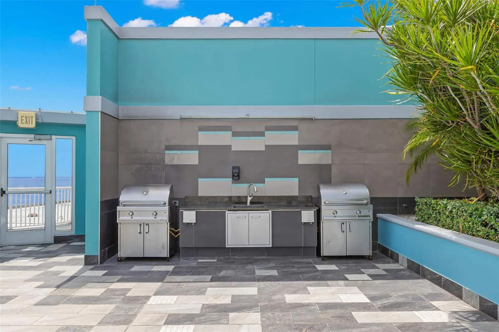 1 BEACH DR SE #2206, #2206