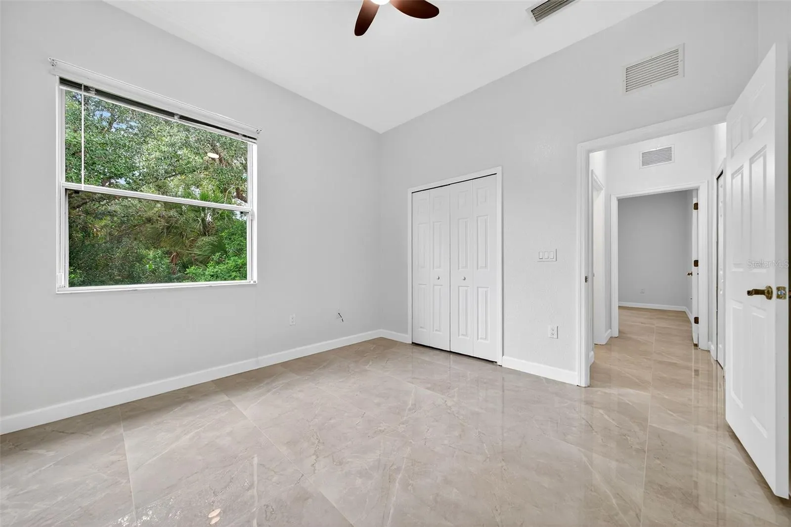 5366 DUNSMUIR RD