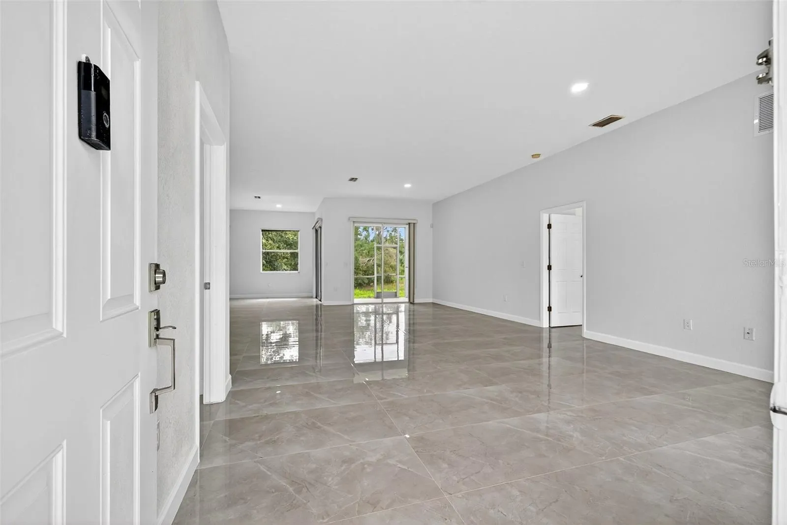 5366 DUNSMUIR RD