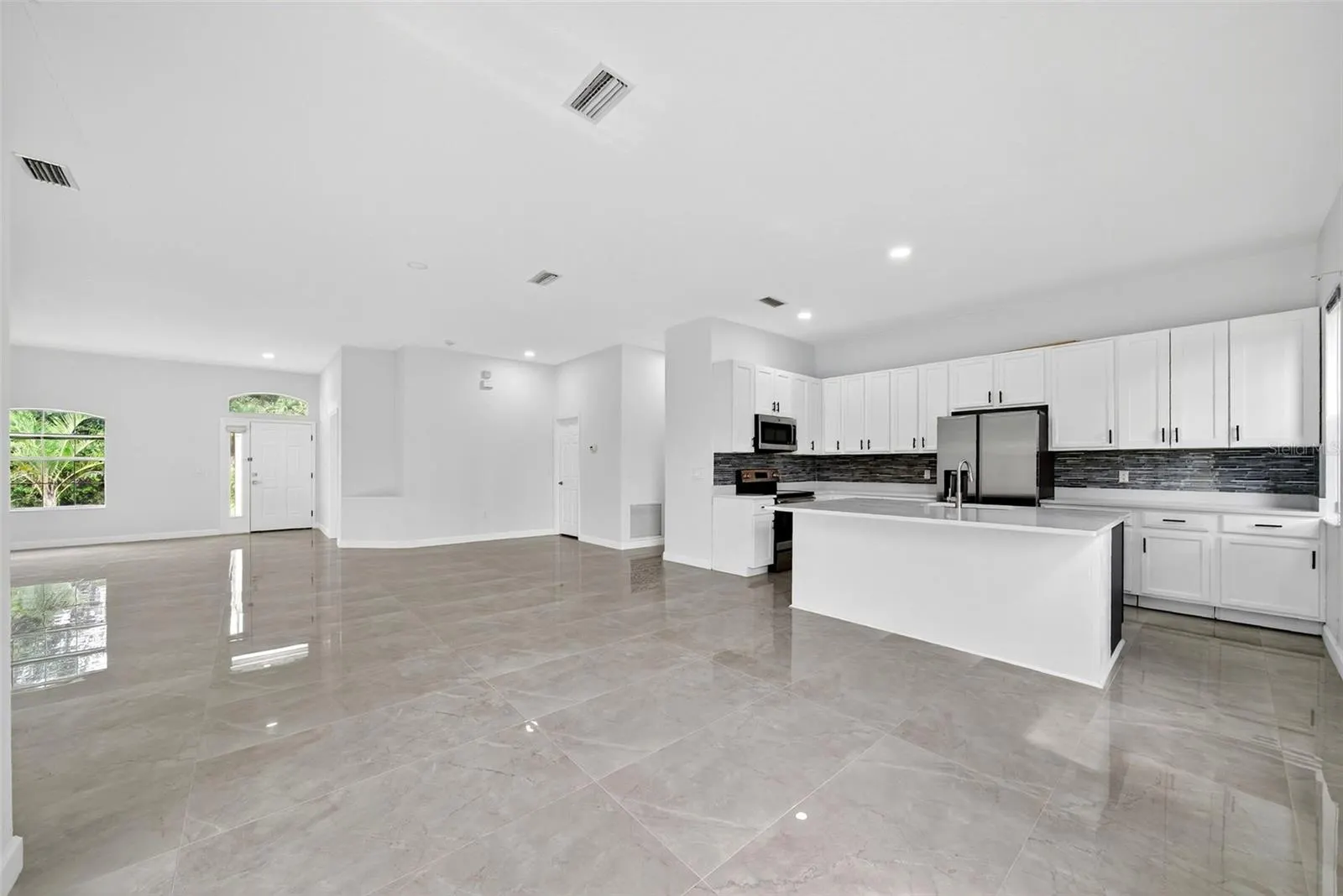5366 DUNSMUIR RD