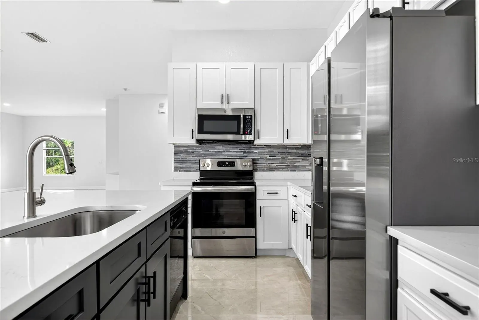 5366 DUNSMUIR RD