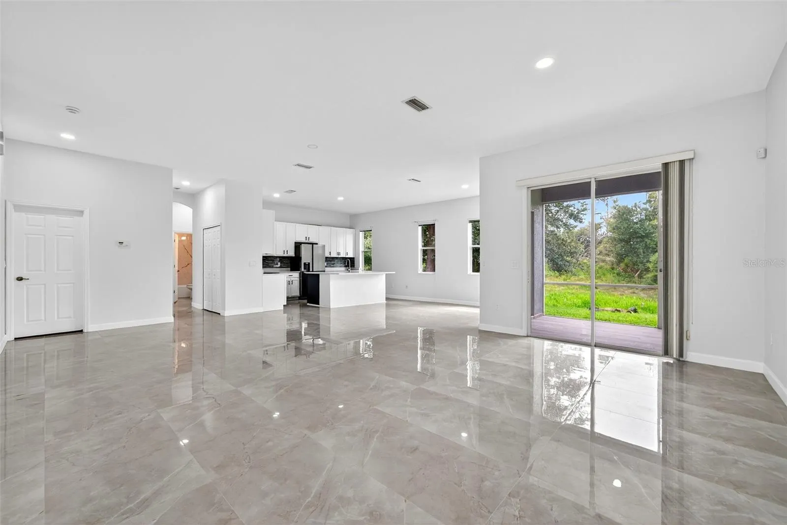 5366 DUNSMUIR RD