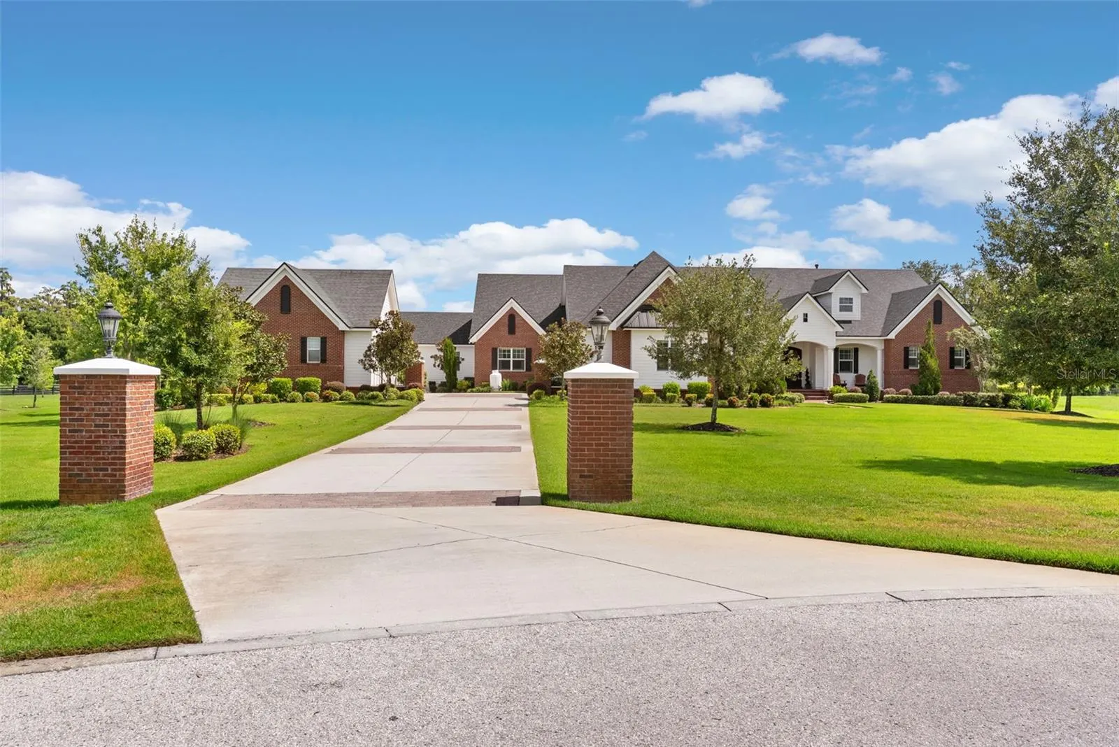 10705 CRANE HILL CT