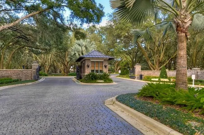 10705 CRANE HILL CT